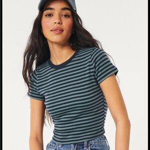 ⭐️Hollister Green and Navy Striped Tee size xs